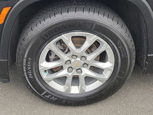 Used 2023 Chevrolet Traverse LS FWD image 8