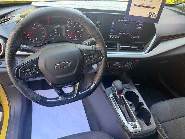 Used 2024 Chevrolet Trax RS w/ Sunroof Package FWD image 5