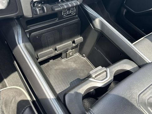 Used 2022 RAM 1500 Laramie AWD/4WD image 33