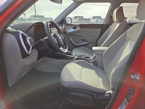 Used 2021 Kia Soul LX image 9
