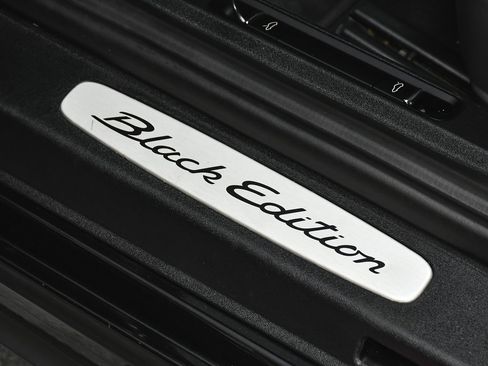 Used 2016 Porsche 911 Carrera 4 image 13