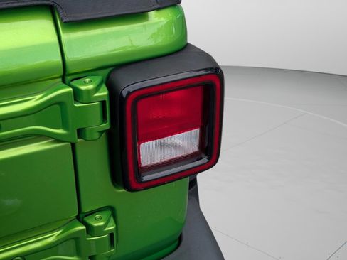 Used 2019 Jeep Wrangler Unlimited Sport image 36