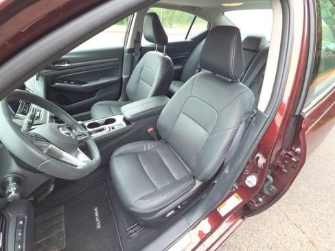 Used 2025 Nissan Altima 2.5 SL FWD image 14