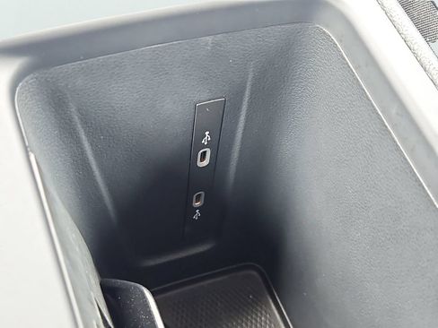 Certified 2026 Volkswagen Tiguan SE AWD/4WD image 12