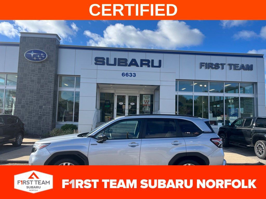 Used 2025 Subaru Forester Touring AWD/4WD image 1