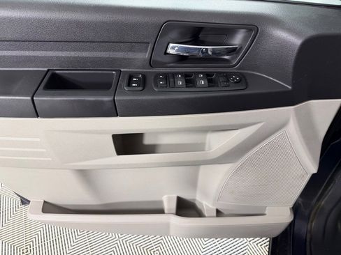 Used 2009 Dodge Grand Caravan SE FWD image 10