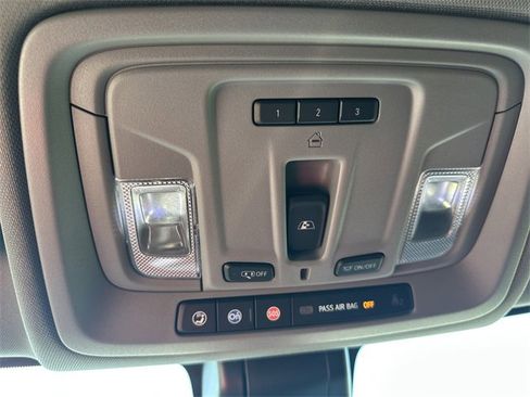 Used 2023 Chevrolet Silverado 2500 LTZ image 31