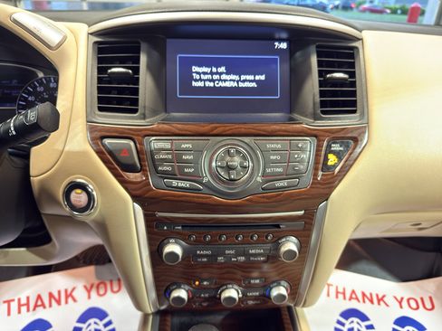 Used 2017 Nissan Pathfinder Platinum AWD/4WD image 18