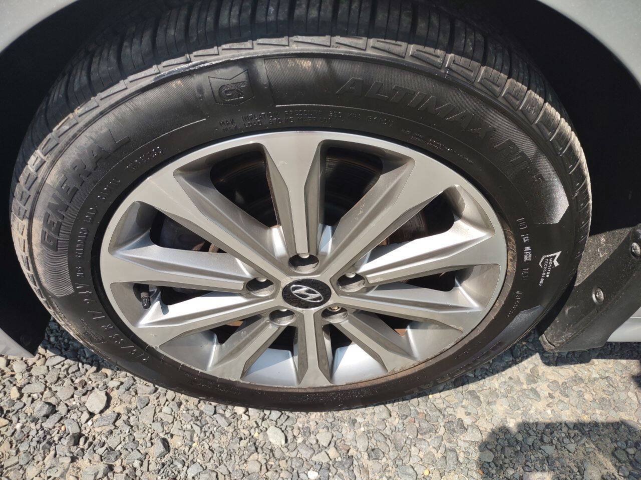 Used 2017 Hyundai Sonata Limited w/ Ultimate Package 04 FWD image 33