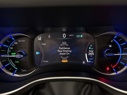 Used 2021 Chrysler Pacifica Touring-L image 27