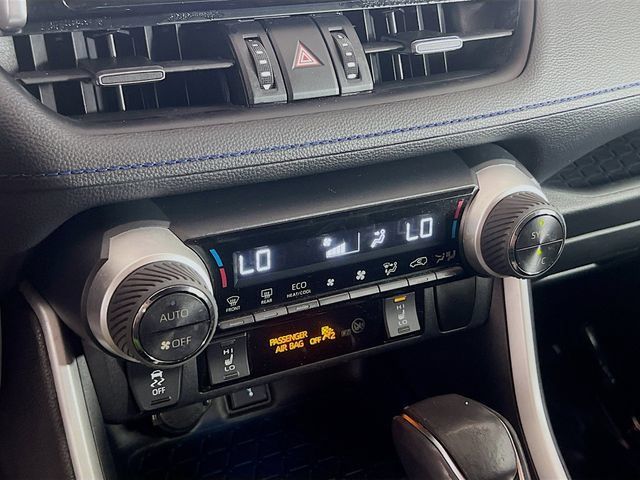 Used 2020 Toyota RAV4 XSE w/ XSE Grade Weather Package AWD/4WD image 12