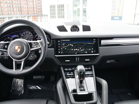 Certified 2022 Porsche Cayenne E-Hybrid image 30
