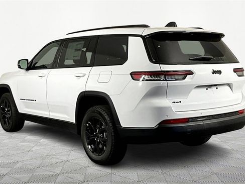 New 2025 Jeep Grand Cherokee L Altitude image 4