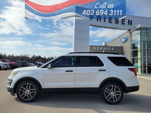 Used 2017 Ford Explorer Sport w/ Equipment Group 401A image 4