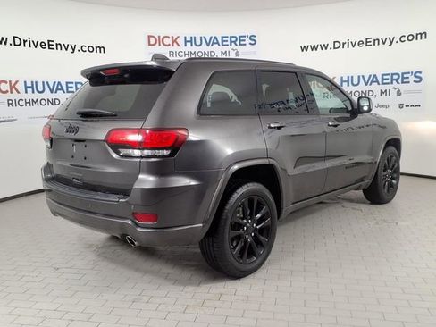 Used 2019 Jeep Grand Cherokee Altitude AWD/4WD image 4