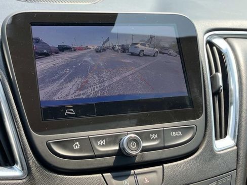 Used 2024 Chevrolet Malibu LT image 32