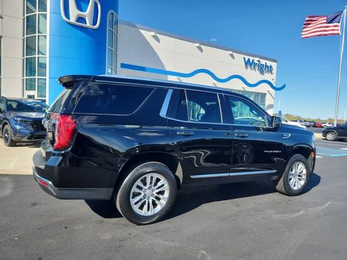 Used 2022 GMC Yukon SLT w/ SLT Luxury Package image 2