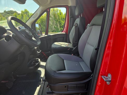 New 2026 RAM ProMaster 2500 w/ Convenience Group FWD image 4