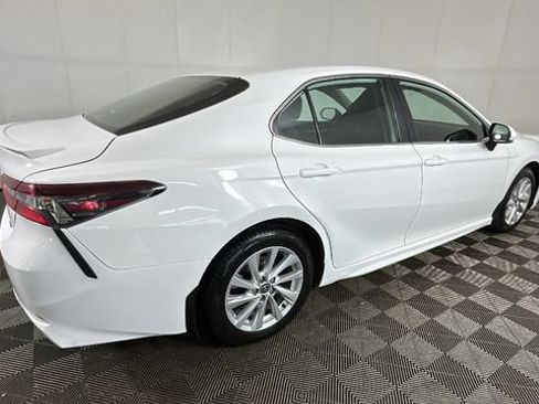 Used 2023 Toyota Camry SE FWD image 2