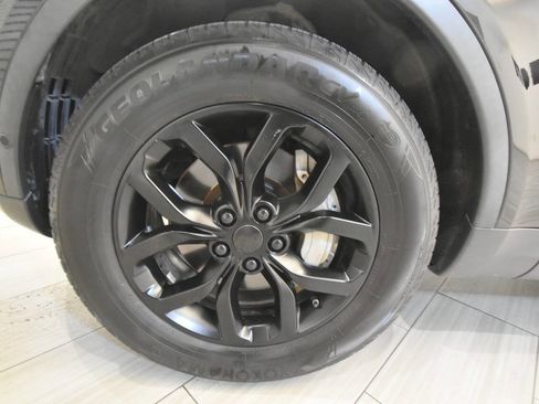 Used 2020 Land Rover Discovery SE AWD/4WD image 10