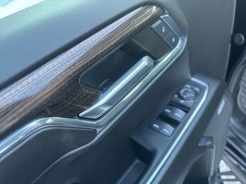 Used 2024 Chevrolet Silverado 1500 LT Trail Boss w/ Convenience Package II image 10