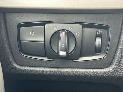 Used 2017 BMW 320i Sedan image 27