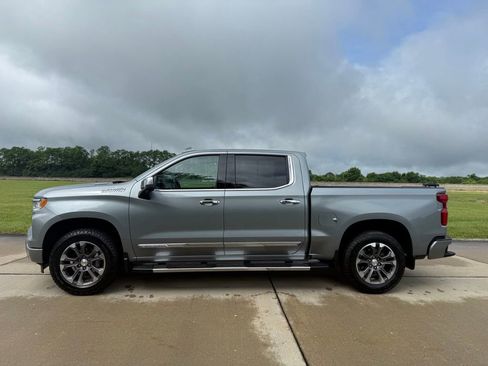 Used 2026 Chevrolet Silverado 1500 High Country w/ Technology Package AWD/4WD image 8