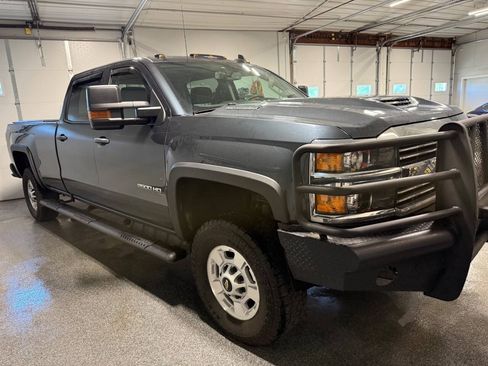 Used 2017 Chevrolet Silverado 2500 W/T w/ WT Convenience Package AWD/4WD image 5