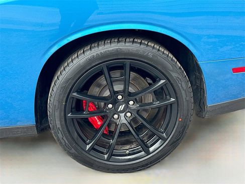 Used 2023 Dodge Challenger R/T w/ Plus Package image 31