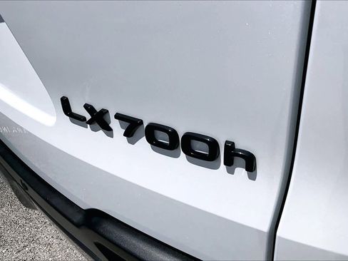Used 2025 Lexus LX 700h Overtrail w/ Accessory Package (Z1) AWD/4WD image 10