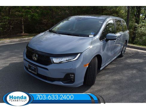New 2026 Honda Odyssey Touring image 3
