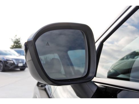 Used 2023 Nissan Rogue SV w/ SV Premium B Package image 11