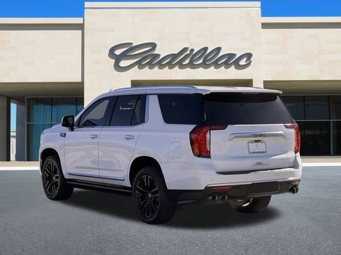 Used 2021 GMC Yukon Denali w/ Denali Premium Package image 8