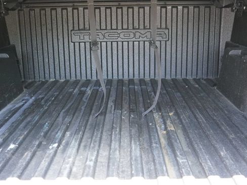 Used 2024 Toyota Tacoma SR5 AWD/4WD image 9