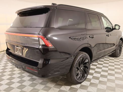 New 2026 Lincoln Navigator Reserve image 22