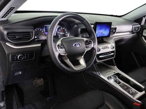 Used 2023 Ford Explorer XLT w/ Equipment Group 202A image 27