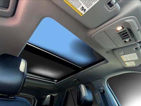 Used 2022 Ford Explorer Limited image 30