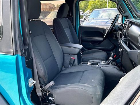 Used 2020 Jeep Wrangler Sport AWD/4WD image 7