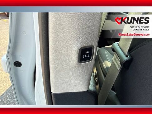 Used 2023 Chrysler Voyager LX FWD image 16