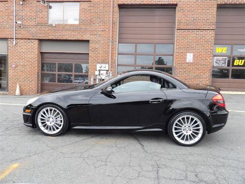 Used 2010 Mercedes-Benz SLK 300 image 2