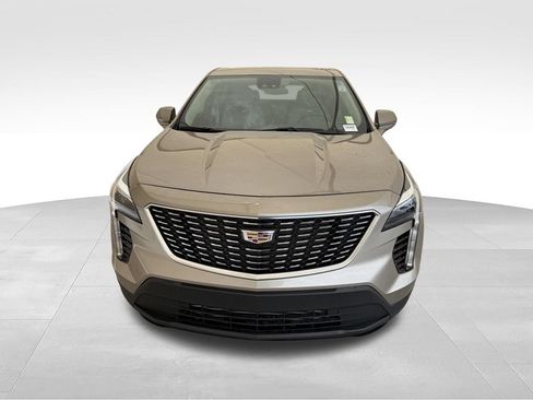 Used 2023 Cadillac XT4 Luxury w/ Driver Awareness Package FWD image 4