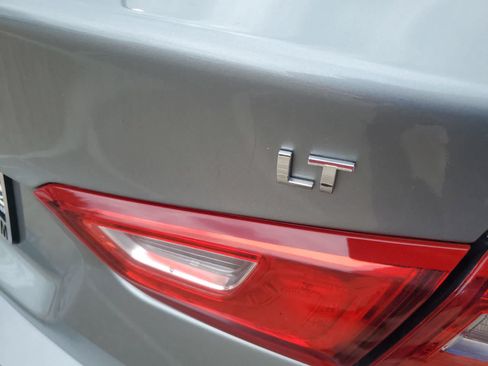 Used 2024 Chevrolet Malibu LT FWD image 11