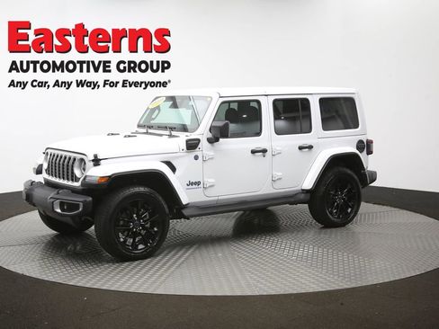 Used 2025 Jeep Wrangler Unlimited Sahara AWD/4WD image 57