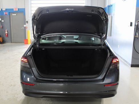 Used 2025 Honda Accord SE image 41