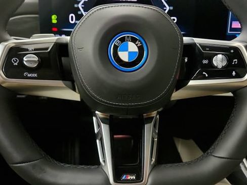 Used 2025 BMW i7 xDrive60 AWD/4WD image 59