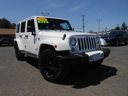Used 2016 Jeep Wrangler Unlimited Sahara w/ Connectivity Group