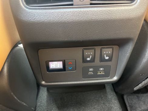 Used 2021 Nissan Rogue Platinum image 15