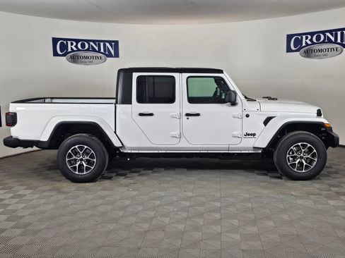 New 2026 Jeep Gladiator Sport AWD/4WD image 5