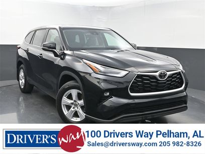 Used 2023 Toyota Highlander LE