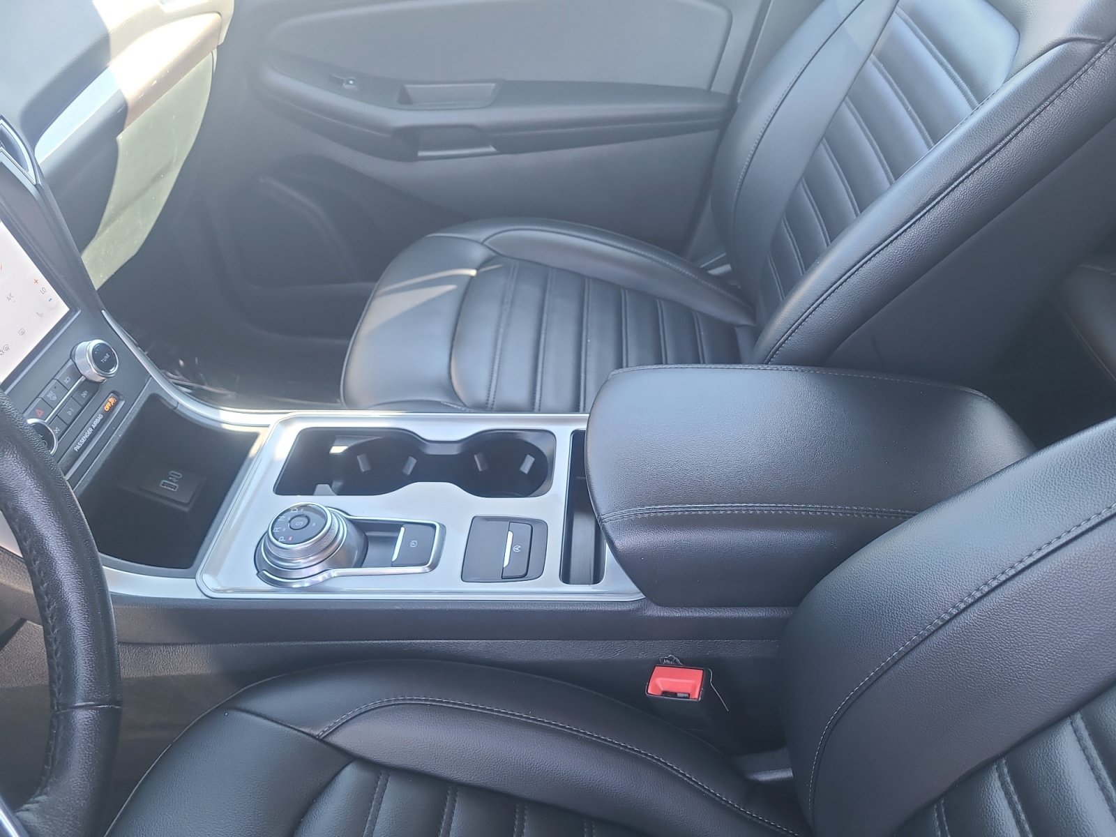 Used 2024 Ford Edge SEL AWD/4WD image 15